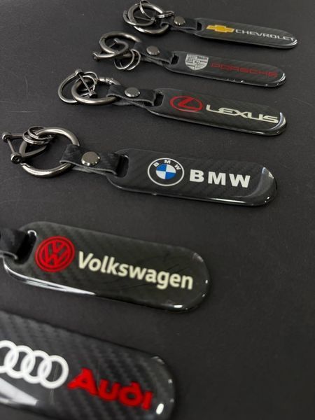 Брелок для авто ключей с логотипом carbon plate (BMW, Audi, Volkswagen, Mercedes-Benz, Porsche, Toyota, Lexus) 5716 фото